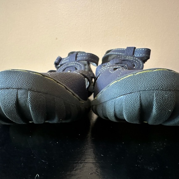 🌸JBU by Jambu🌸 grey sandals. - Picture 5 of 8